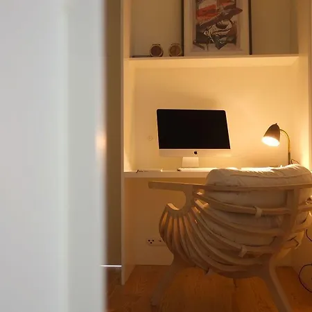 The Late Birds - Gay Urban 4*