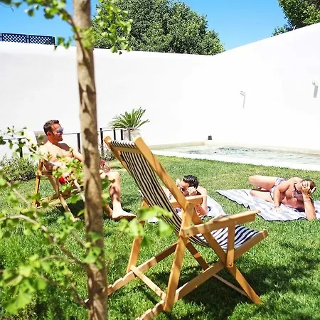 The Late Birds - Gay Urban Guest house 4*