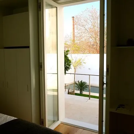 The Late Birds - Gay Urban Guest house